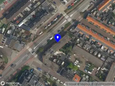 Ambulance met grote spoed naar de Van der Hoevenstraat in Naaldwijk