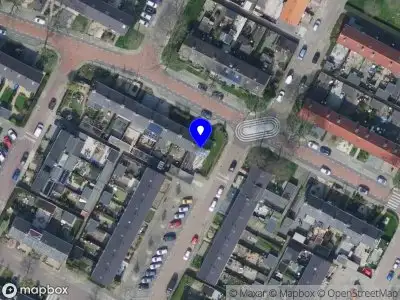 Ambulance met grote spoed naar de Nassaulaan in Puttershoek