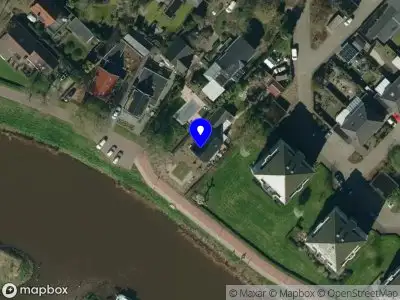 Ambulance met grote spoed naar de Jaagpad in Doetinchem vanwege personen te water
