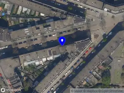 Ambulance met grote spoed naar de Rosier Faassenstraat in Rotterdam