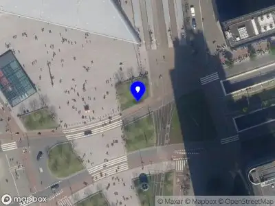 Ambulance met grote spoed naar de Weena in Rotterdam