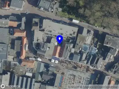 Brandweer met gepaste spoed naar de Burchtstraat in Wijchen vanwege waarnemen gaslucht