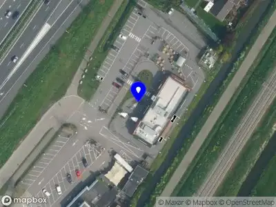 Ambulance met grote spoed naar de Schielands Hoge Zeedijk Oost in Moordrecht