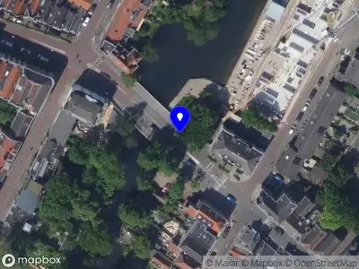 Ambulance met gepaste spoed naar de Sint Jorisbrug in Dordrecht