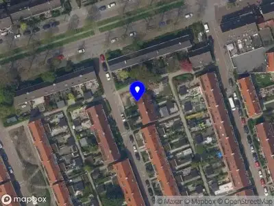 Ambulance met grote spoed naar de Wilgeweerd in Rotterdam