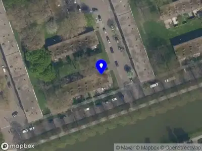 Ambulance met grote spoed naar de Krabbestraat in Rotterdam