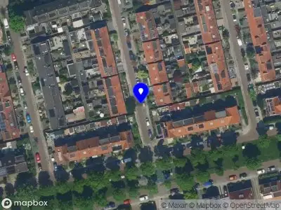 Ambulance met grote spoed naar de Meidoornlaan in Zaandijk