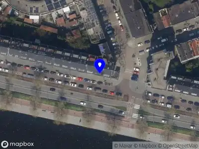 Ambulance met gepaste spoed naar de Rochussenstraat in Rotterdam