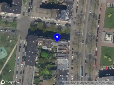 Ambulance met grote spoed naar de Schermlaan in Rotterdam