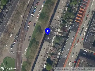 Ambulance met grote spoed naar de Mijnsherenlaan in Rotterdam