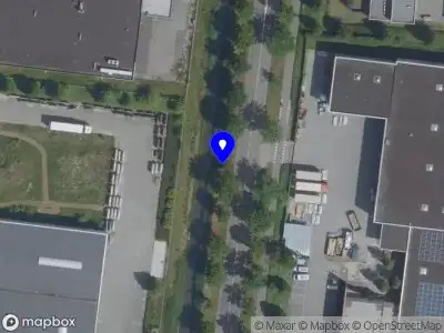 Brandweer met grote spoed naar de Maisdijk in Helmond vanwege voertuigbrand