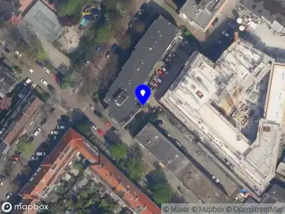 Ambulance met grote spoed naar de Adriaen van der Doeslaan in Rotterdam