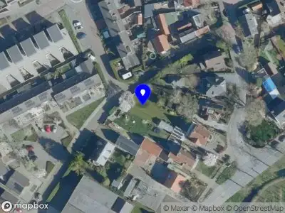 Brandweer met gepaste spoed naar de Voorstraat in Hedel vanwege afgaan automatisch brandalarm