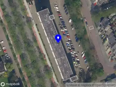 Ambulance met gepaste spoed naar de Holysingel in Vlaardingen