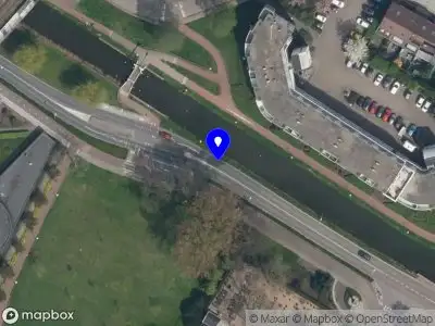Ambulance met grote spoed naar de Groenendijk in Nieuwerkerk aan den IJssel