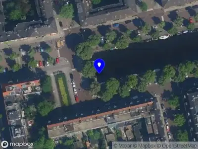 Ambulance met gepaste spoed naar de De Rijpgracht in Amsterdam