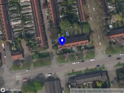 Ambulance met grote spoed naar de Groenezoom in Rotterdam