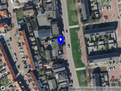 Ambulance met grote spoed naar de Dorpsdijk in Rhoon
