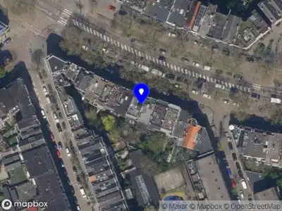 Ambulance met grote spoed naar de Mathenesserlaan in Rotterdam