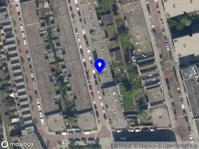 Ambulance met grote spoed naar de Bloemstraat in Rotterdam