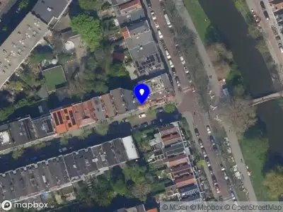 Ambulance met gepaste spoed naar de Hoevestraat in Rotterdam