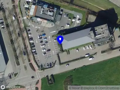 Ambulance met grote spoed naar de Van der Waalsweg in Barendrecht