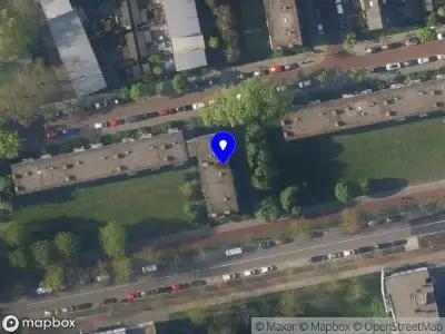 Ambulance met gepaste spoed naar de Julius Röntgenstraat in Leiden