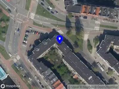 Ambulance met grote spoed naar de Allard Piersonstraat in Rotterdam