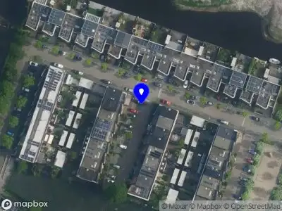 Ambulance met grote spoed naar de Gijsbertje Louffhof in Weesp