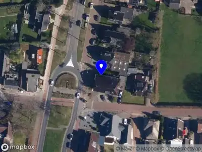 Brandweer met grote spoed naar de Groningerstraat in Vries vanwege waarnemen gaslucht