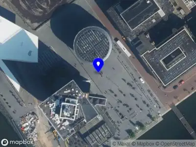 Traumahelikopter met grote spoed naar de Overhoeksplein in Amsterdam