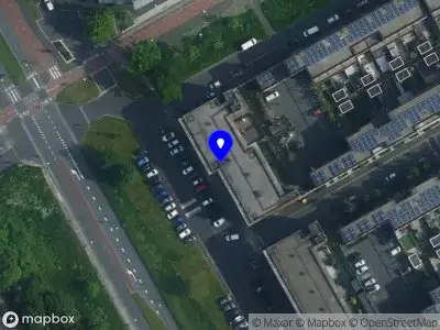 Ambulance met grote spoed naar de Kleefkruidstraat in Amsterdam