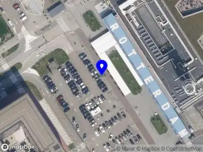 Ambulance met gepaste spoed naar de Rotterdam Airportplein in Rotterdam