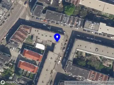 Ambulance met grote spoed naar de Aelwijn-Floriszstraat in Rotterdam
