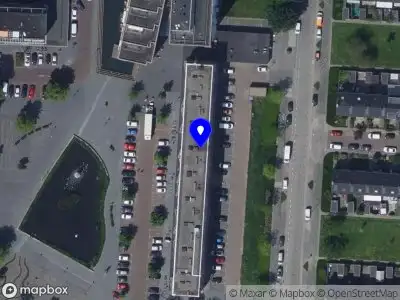 Ambulance met grote spoed naar de Admiraalsplein in Dordrecht