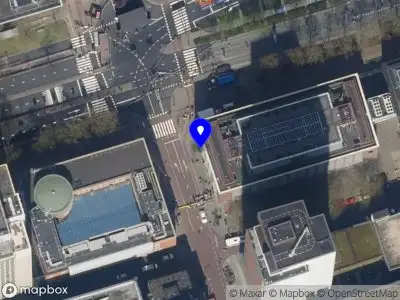 Ambulance naar de André van der Louwbrug in Rotterdam