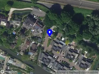 Ambulance met grote spoed naar de Noordendijk in Dordrecht