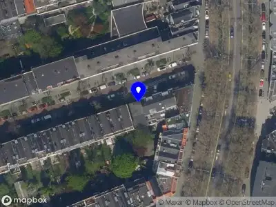 Ambulance met gepaste spoed naar de Zwaerdecroonstraat in Rotterdam