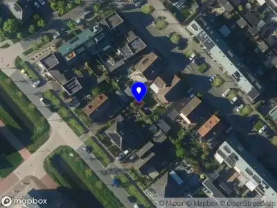 Ambulance met grote spoed naar de Willemijn Posthumustuin in Heerhugowaard