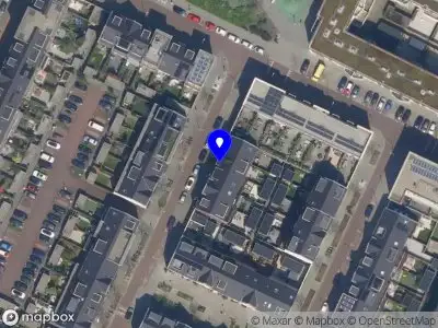 Brandweer met gepaste spoed naar de Ommoordsestraat in Rotterdam vanwege gebouwbrand