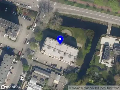 Brandweer met gepaste spoed naar de Emiliahof in Rotterdam vanwege een liftopsluiting