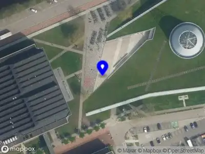 Ambulance met grote spoed naar de Nassaulaan in Delft