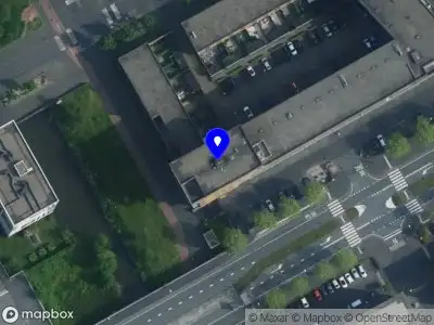 Ambulance met grote spoed naar de Martin Niemöllerstraat in Amsterdam
