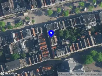 Ambulance met grote spoed naar de Noorderkerkstraat in Amsterdam