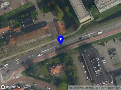 Ambulance met gepaste spoed naar de Middel Broekweg in Naaldwijk vanwege middelgrote brand