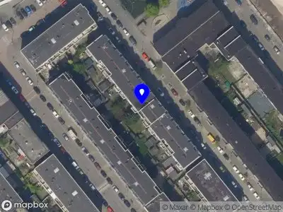 Ambulance met grote spoed naar de Christiaan de Wetstraat in Rotterdam