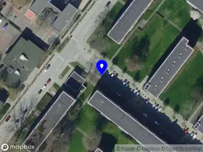 Ambulance met gepaste spoed naar de Tonijnstraat in Hoogvliet Rotterdam