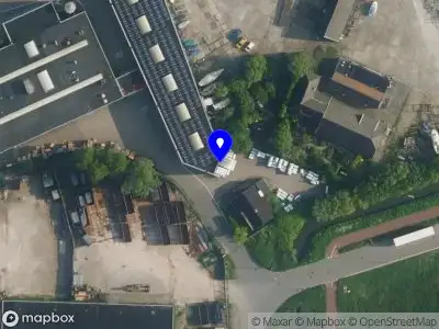 Ambulance en brandweer met grote spoed naar de Jacques Meuwissenweg in Haarlem