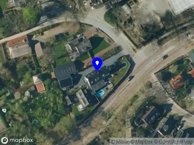 Brandweer met grote spoed naar de Commandeursweg in Bennekom vanwege afhijsen patient