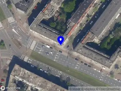 Ambulance met gepaste spoed naar de Schieweg in Rotterdam